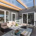 Oase Aan De Kaag Holiday home *